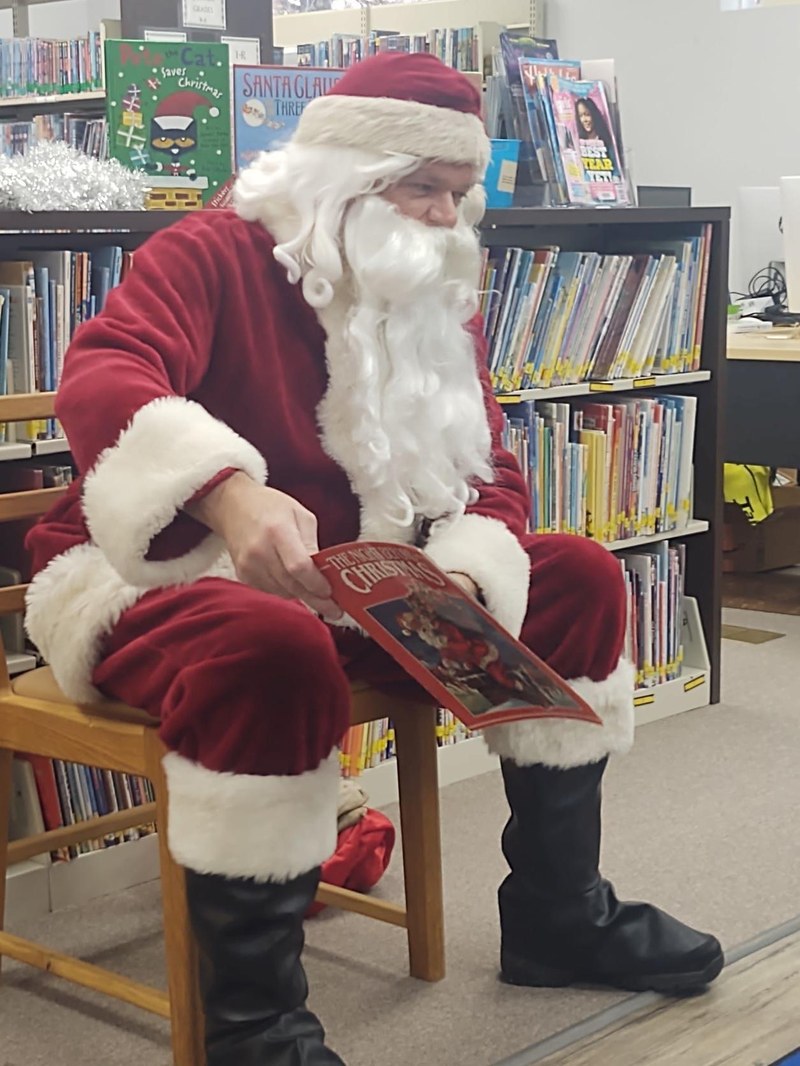 Santa Visits DCL